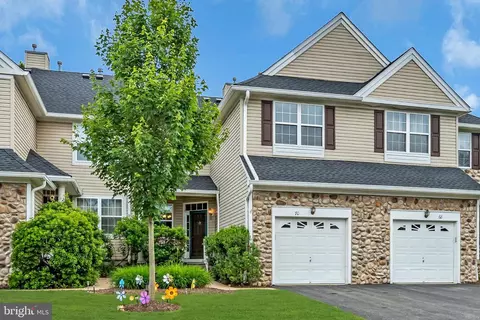 70 River Birch Cir, Princeton, NJ 08540