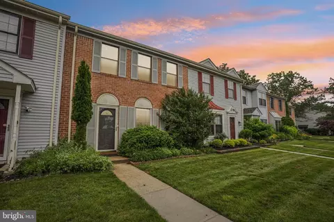 91 Pear Tree La, Franklin Park, NJ 08823