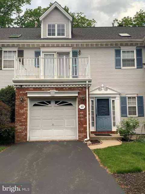 165 Sapphire Ln #527, Franklin Park, NJ 08823