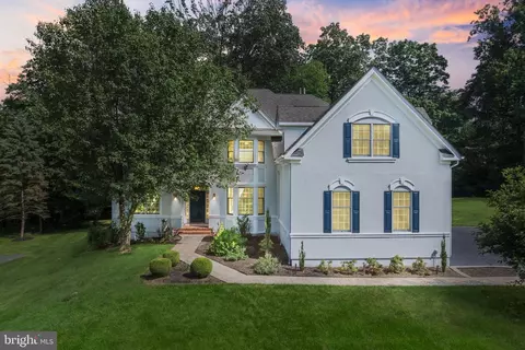 21 Southern Hills Dr, Skillman, NJ 08558
