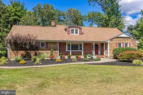 158 Sunset Rd, Belle Mead, NJ 08502