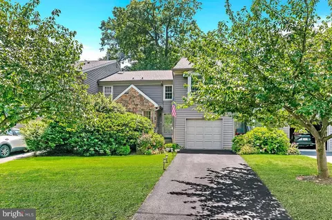21 Andover Cir # C, Princeton, NJ 08540
