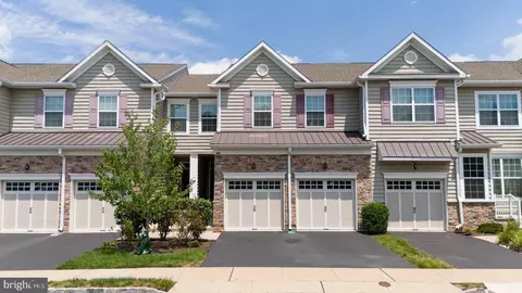 82 Autumn Ln, Skillman, NJ 08558