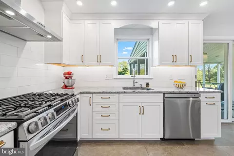 Kitchen - 35 Brookside Dr, Skillman, NJ 08558 photo 5 of 7