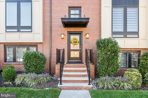 17 E Hartwick Dr, Skillman, NJ 08558