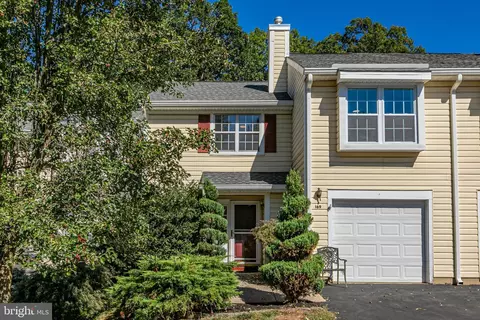 169 Becket Pl, Somerset, NJ 08873
