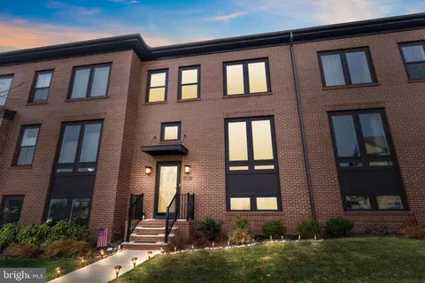 87 E Hartwick Dr, Skillman, NJ 08558