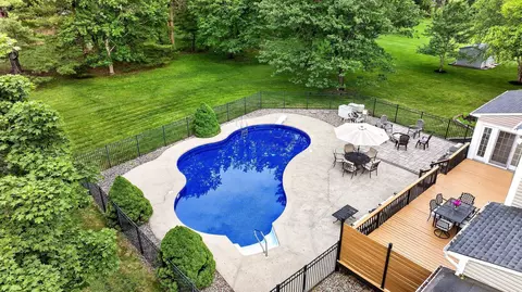 100 Knickerbocker Dr, Belle Mead, NJ 08502