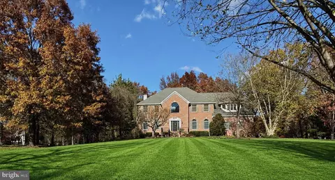 212 Monroe Ave, Belle Mead, NJ 08502