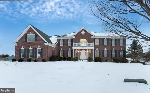 10 Raker Ct, Hillsborough, NJ 08844