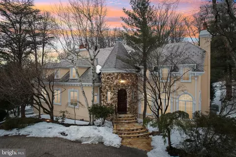 19 Glenview Dr, Warren, NJ 07059