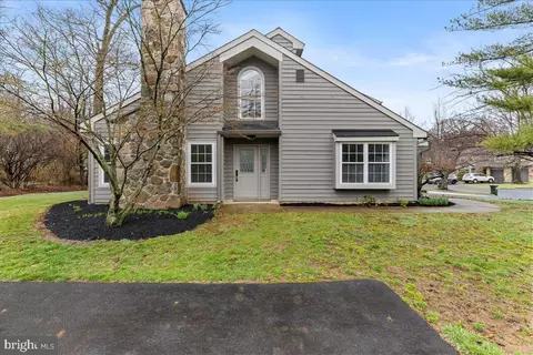 21 A Andover Cir, Princeton, NJ 08540