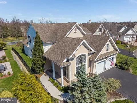 4 Nortwick Ct, Somerset, NJ 08873