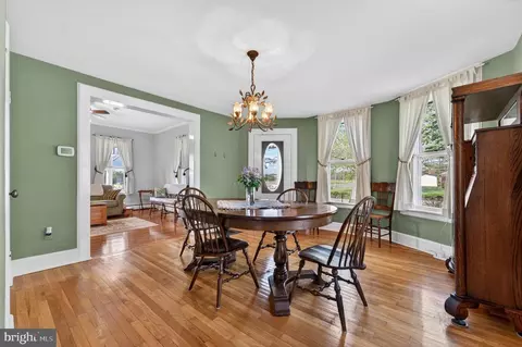 Dining - 272 Skillman Rd, Skillman, NJ 08558 photo 2 of 3