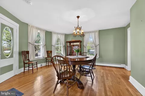 Dining - 272 Skillman Rd, Skillman, NJ 08558 photo 1 of 3
