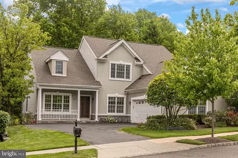 27 Bethpage Dr, Skillman, NJ 08558