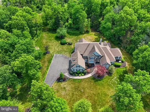 3 Raymond Ln, Belle Mead, NJ 08502