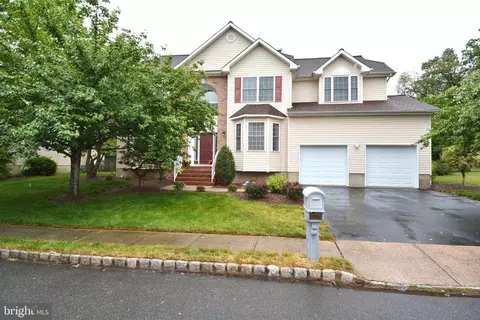 22 Muirhead Ct, Belle Mead, NJ 08502