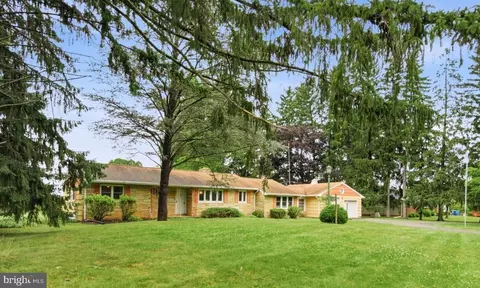 44 Burnt Hill Rd, Skillman, NJ 08558