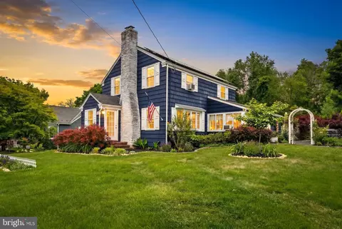 61 Laurel Ave, Kingston, NJ 08528