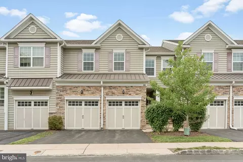 84 Autumn Ln, Skillman, NJ 08558