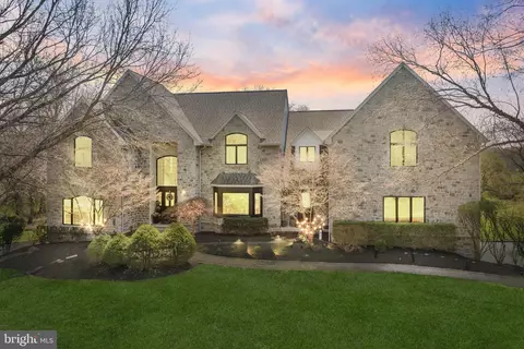 25 Carsdale Dr, Belle Mead, NJ 08502