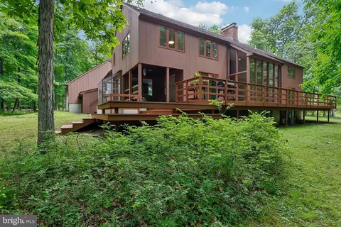 42 Pin Oak Rd, Skillman, NJ 08558