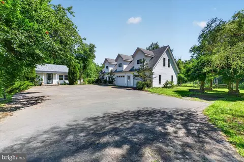 37 Broadway Rd, Belle Mead, NJ 08502