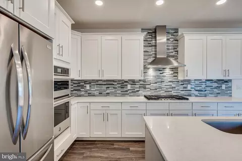 Kitchen - 5 E Hartwick Dr, Skillman, NJ 08558 photo 4 of 5