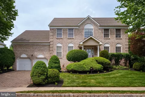 4 Muirhead Ct, Belle Mead, NJ 08502