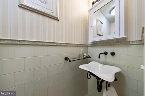 Bath - 186 Fairview Rd, Skillman, NJ 08558 photo 1 of 6
