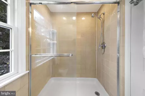 Bath - 186 Fairview Rd, Skillman, NJ 08558 photo 6 of 6