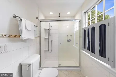 Bath - 186 Fairview Rd, Skillman, NJ 08558 photo 4 of 6