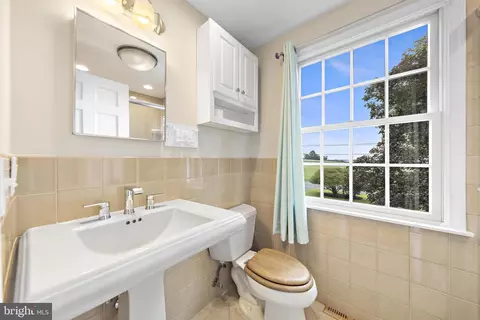 Bath - 186 Fairview Rd, Skillman, NJ 08558 photo 5 of 6