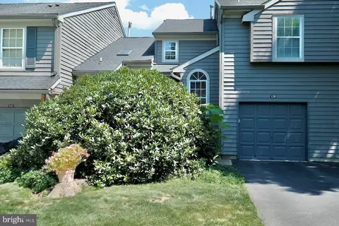 12 B Andover Cir #B, Princeton, NJ 08540