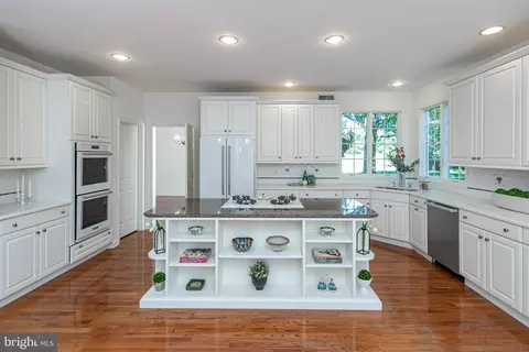 Kitchen - 7 Firestone Ct, Skillman, NJ 08558 photo 2 of 4
