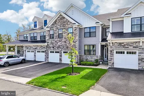 14 Monmouth Rd, Warren, NJ 07059