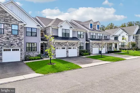 14 Monmouth Rd, Warren, NJ 07059
