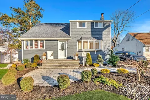 877 Pratt St, Rahway, NJ 07065