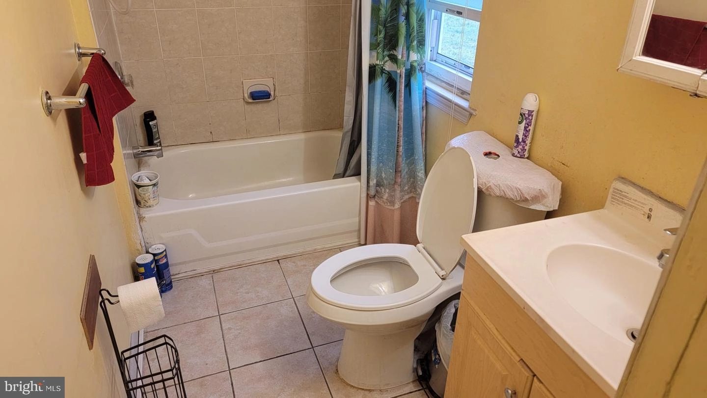 Bath - 611 613 John St, Plainfield, NJ 07060 photo 2 of 5