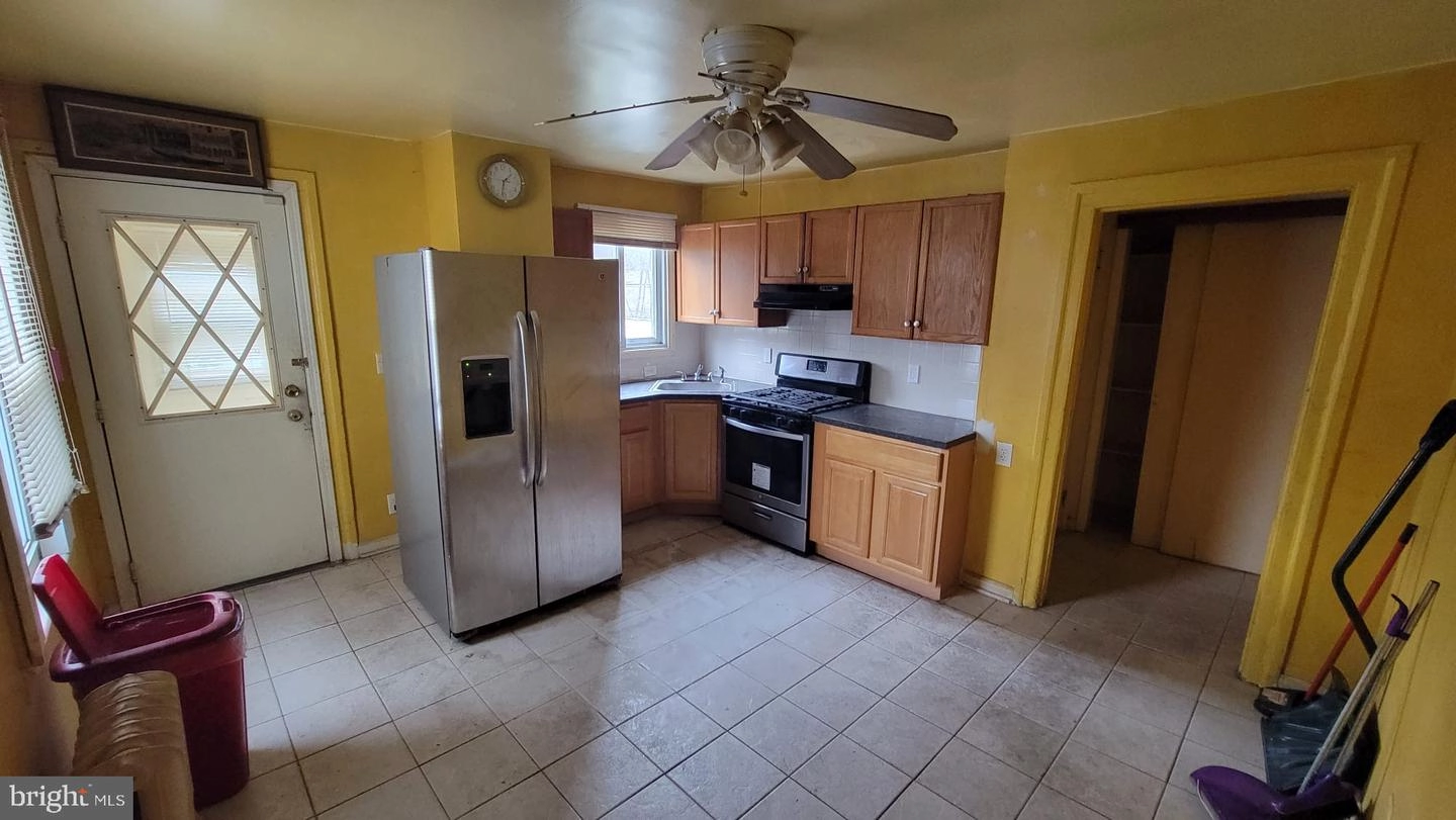 Kitchen - 611 613 John St, Plainfield, NJ 07060 photo 4 of 4