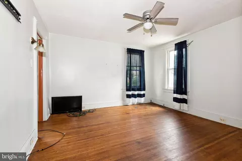 Living - 338 340 Hunter Ave, Plainfield, NJ 07063 photo 4 of 4