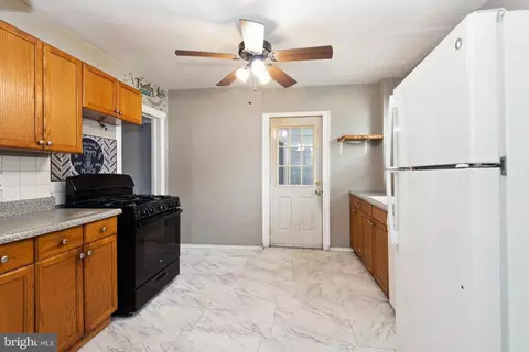 Entry Way - 338 340 Hunter Ave, Plainfield, NJ 07063 photo 3 of 6
