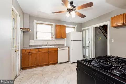 Entry Way - 338 340 Hunter Ave, Plainfield, NJ 07063 photo 4 of 6