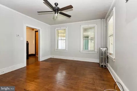 Living - 338 340 Hunter Ave, Plainfield, NJ 07063 photo 2 of 4