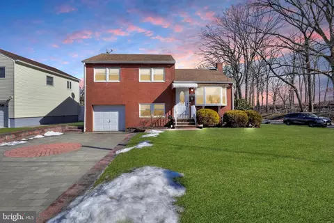 971 Redwood Pl, Union, NJ 07083
