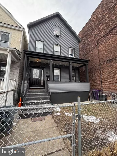 928 E Grand St, Elizabeth, NJ 07201