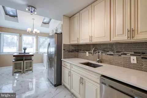 Kitchen - 938 42 Cushing Pl, Plainfield, NJ 07062 photo 3 of 3