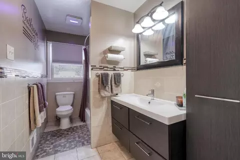 Bath - 938 42 Cushing Pl, Plainfield, NJ 07062 photo 2 of 4
