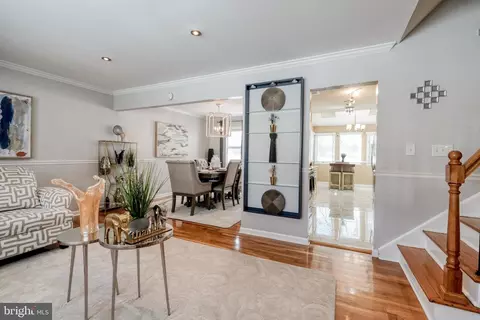 Entry Way - 938 42 Cushing Pl, Plainfield, NJ 07062 photo 2 of 10